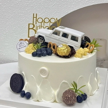 Round Fruit-Topped Cake