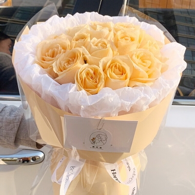 11 Stems of Champagne Roses