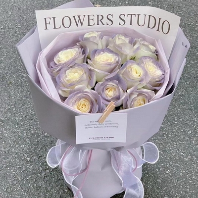 11 Stems of Misty Lavender Roses
