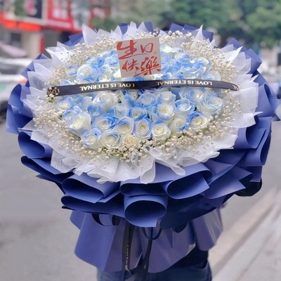 33 Stems of Frosted Blue Roses Bouquet