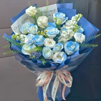 11 Stems of Frosted Blue Roses Delight